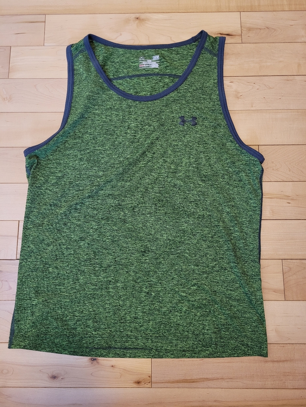 Under Armour men's size large tank top